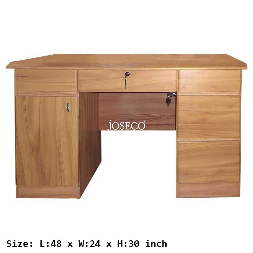 Computer Table-size
